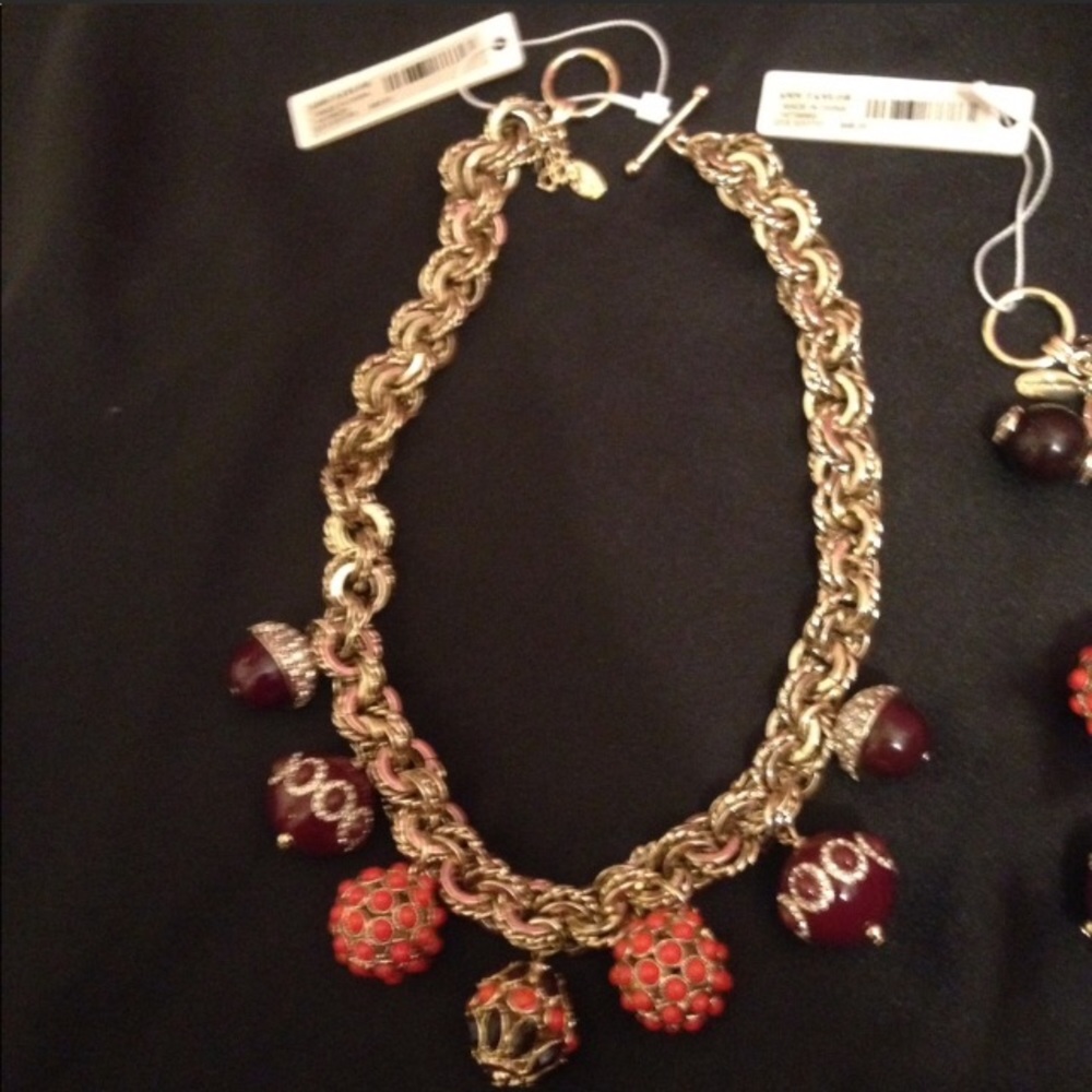 ANN Taylor necklace set